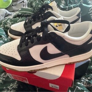 Nike Dunk lows Women’s Sneakers with Gold Accents and Black Snake Skin